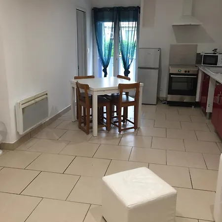 Proche Du Port Apartment *