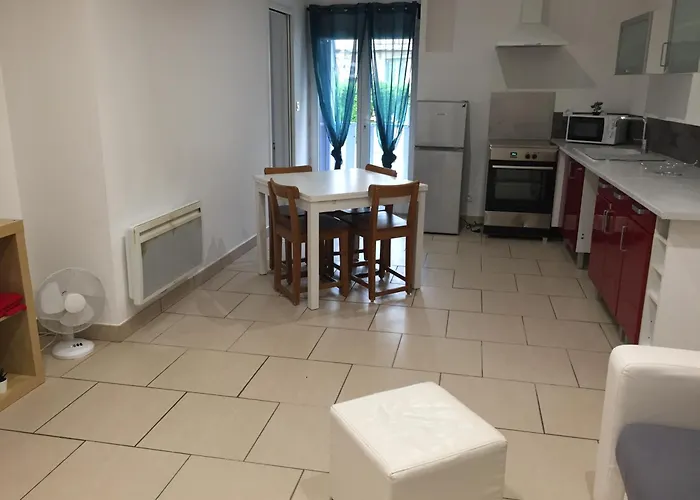 Proche Du Port Apartmán *